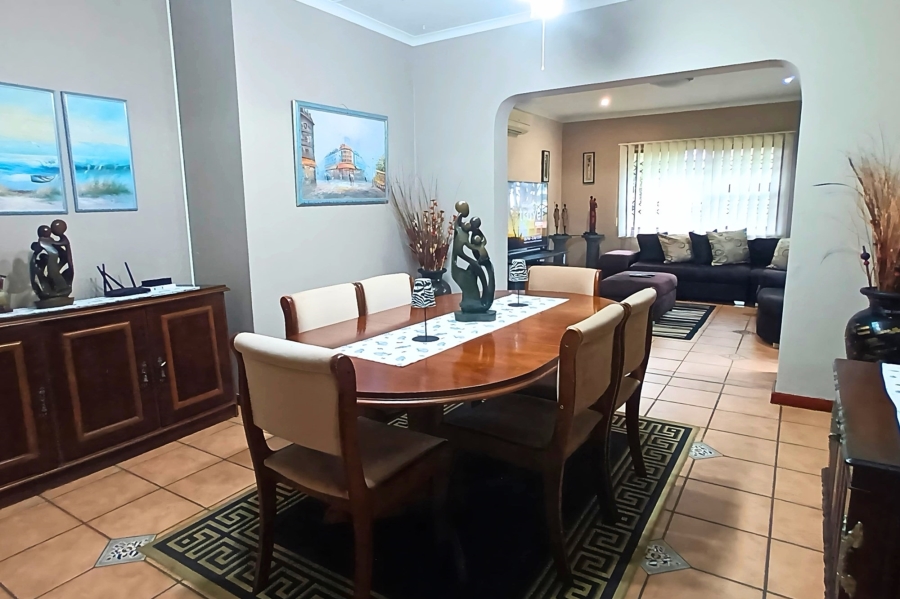 4 Bedroom Property for Sale in Beacon Bay Eastern Cape